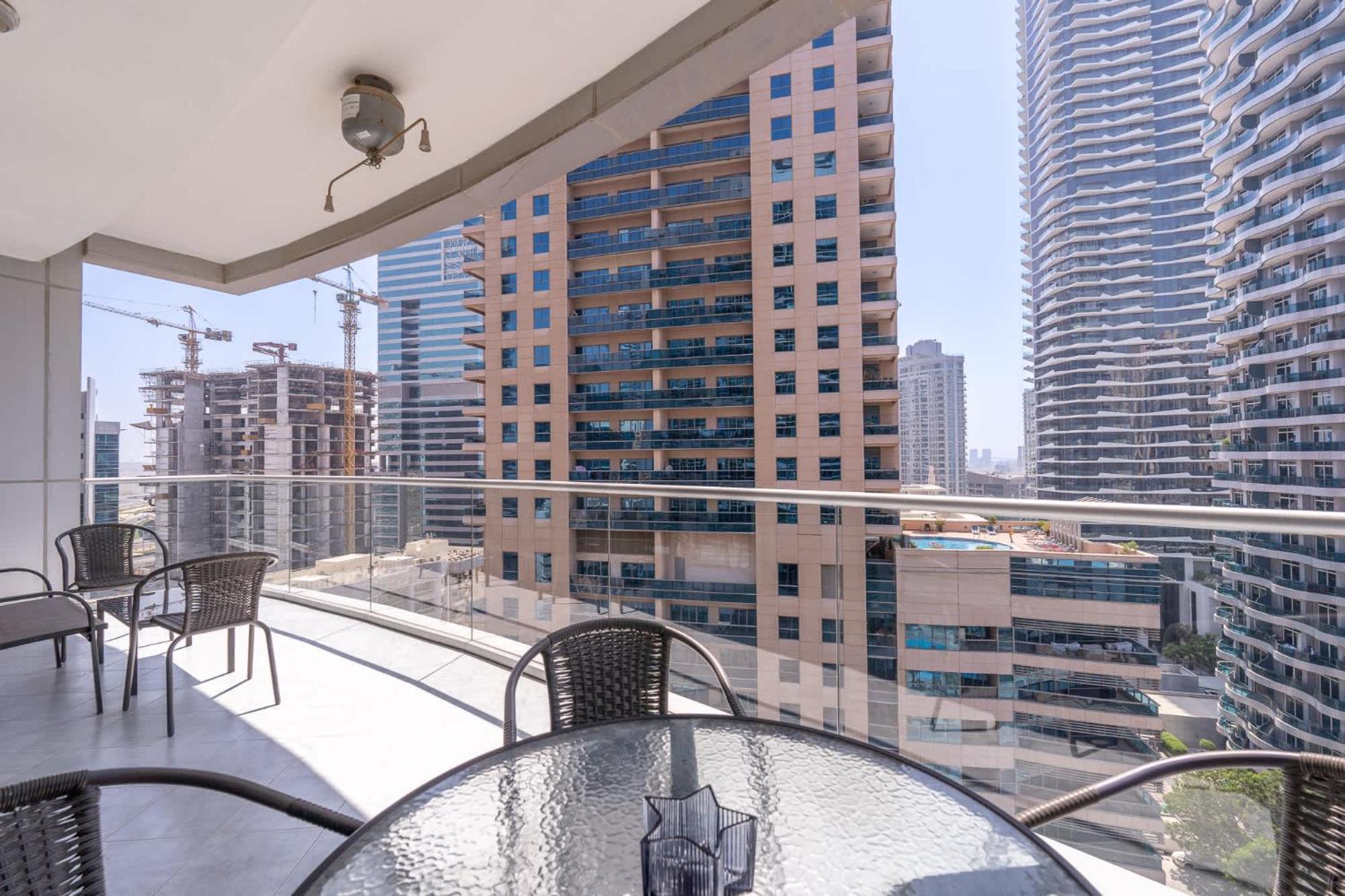 Apartment Spacious 3br Marina With Views *