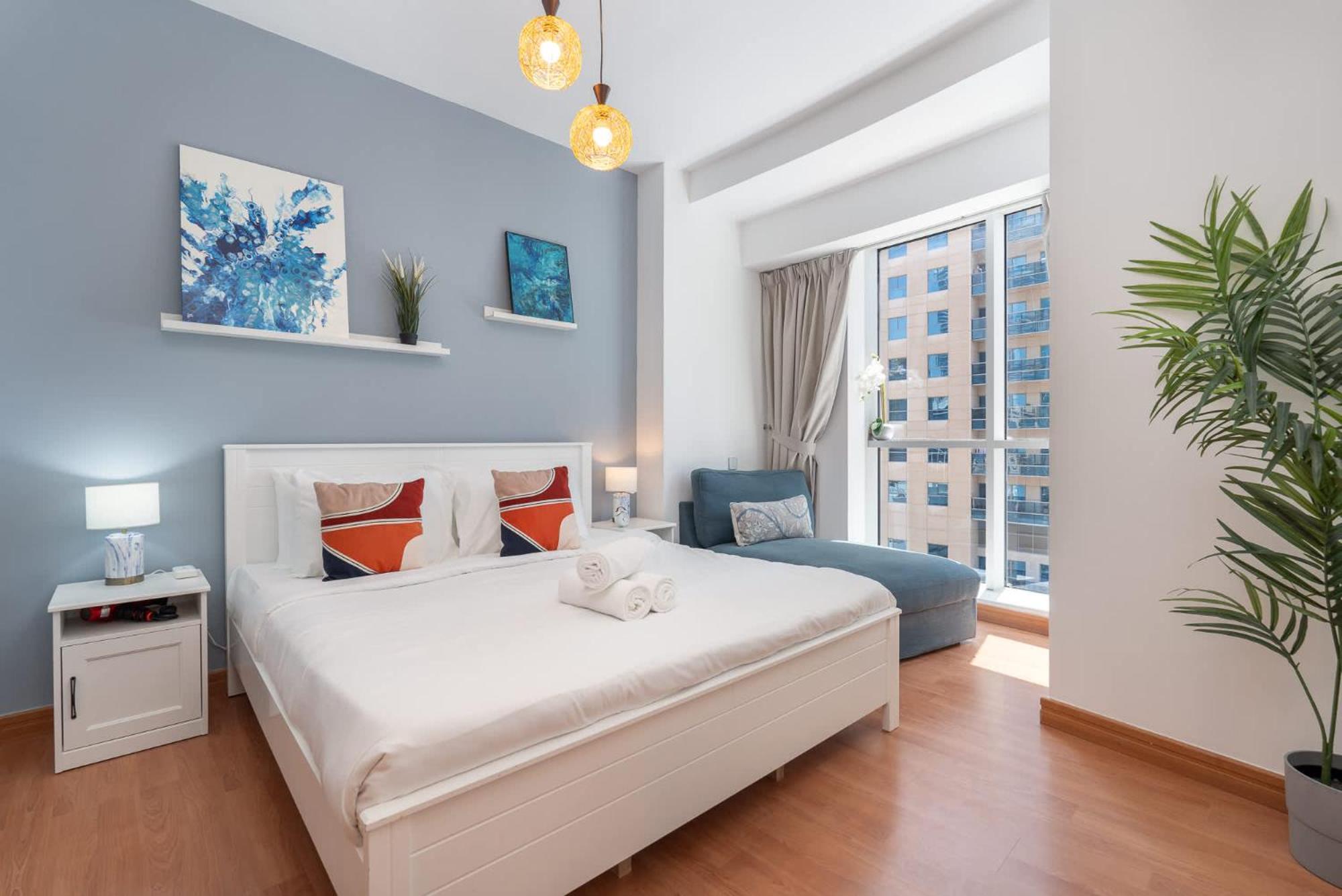 Spacious 3br Marina With Views Apartment